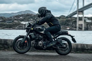 Husqvarna Svartpilen 401 banner